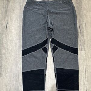 Gray and Black Dynamic Leggings with Stretchy Fit